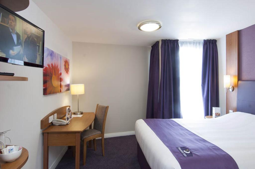 Premier Inn Leamington Spa Town Centre Pokoj fotografie
