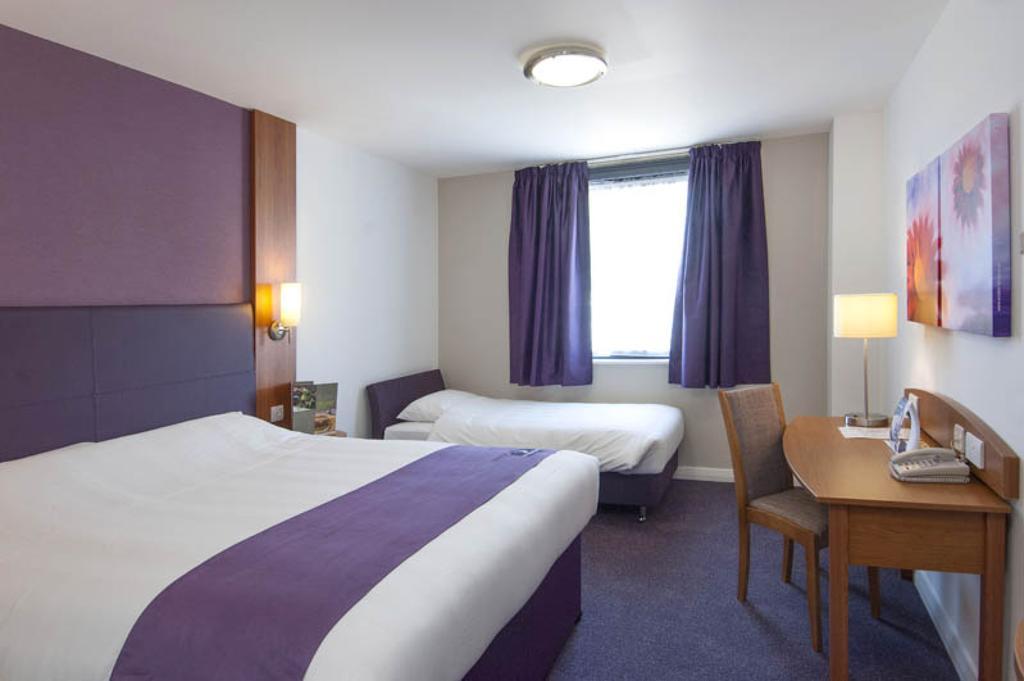 Premier Inn Leamington Spa Town Centre Pokoj fotografie