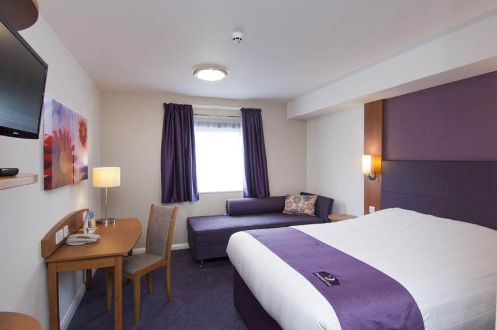 Premier Inn Leamington Spa Town Centre Pokoj fotografie
